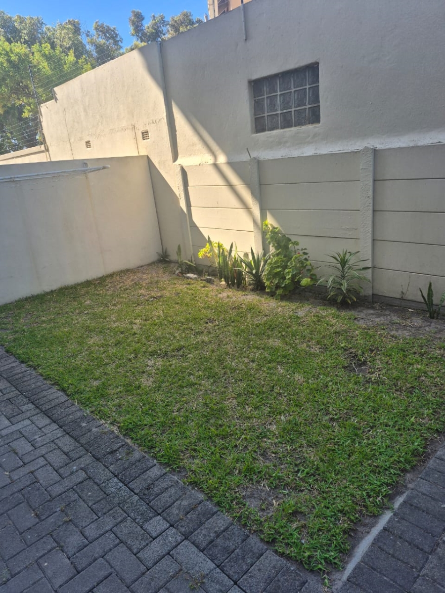 To Let 2 Bedroom Property for Rent in Penlyn Estate Western Cape